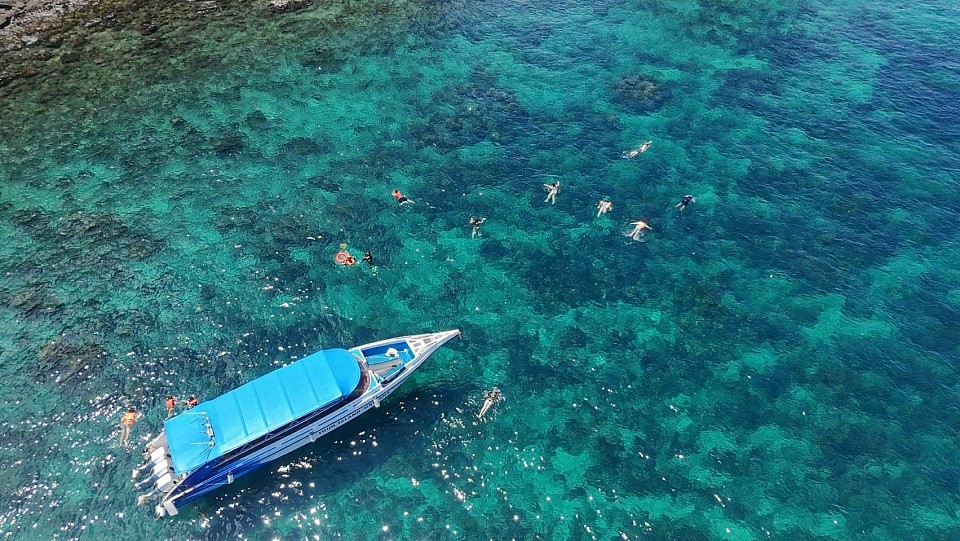 Paradise Sea Travel & Tour – Private Tours, Activities & Transfers  Experience the best of Southern Thailand with our professional private tours and personalized transfers. Whether you want to explore stunning islands, enjoy snorkeling adventures, visit waterfalls, or discover local culture, we offer tailor-made activities to suit your preferences.  Our private transfer services ensure a comfortable and hassle-free journey between airports, hotels, and attractions. All our drivers are experienced, friendly, and committed to making your trip safe and enjoyable.  With over 10 years of experience and thousands of happy customers, we provide reliable, high-quality service, local insights, and unforgettable travel experiences. Book easily online and enjoy your dream vacation with Paradise Sea Travel & Tour.  Highlights: 	•	Private airport and hotel transfers 	•	Customized day trips and island tours 	•	Snorkeling, kayaking, and adventure activities 	•	Professional, friendly local guides 	•	Safe, reliable, and comfortable transport  ⸻